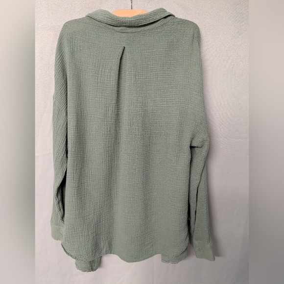 Shade & Shore Textured Sage Green Shirt - Picture 4 of 7
